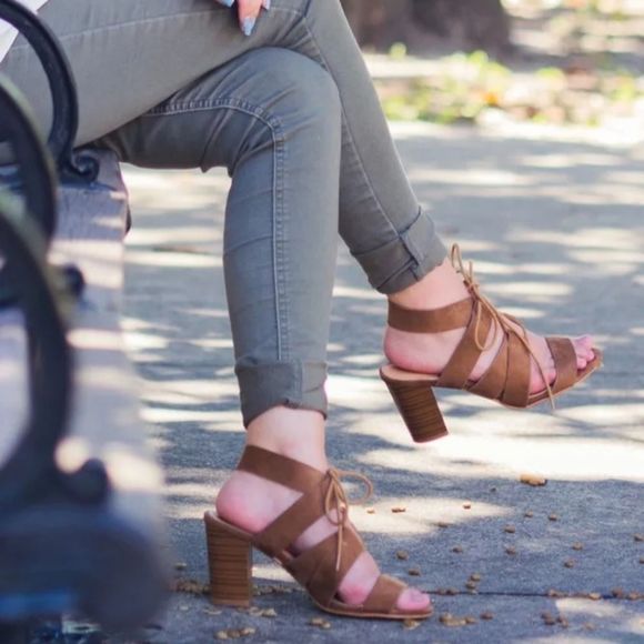 Lulus Jelena Camel Brown Suede Lace Up Chunky Block Heels Size 6 - Picture 2 of 6